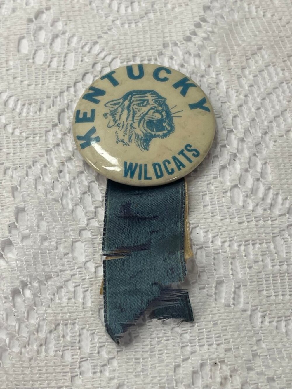 Vintage Rare 1930’s 40’s Kentucky Wildcats Sports Athletics Pinback NCAA SEC
